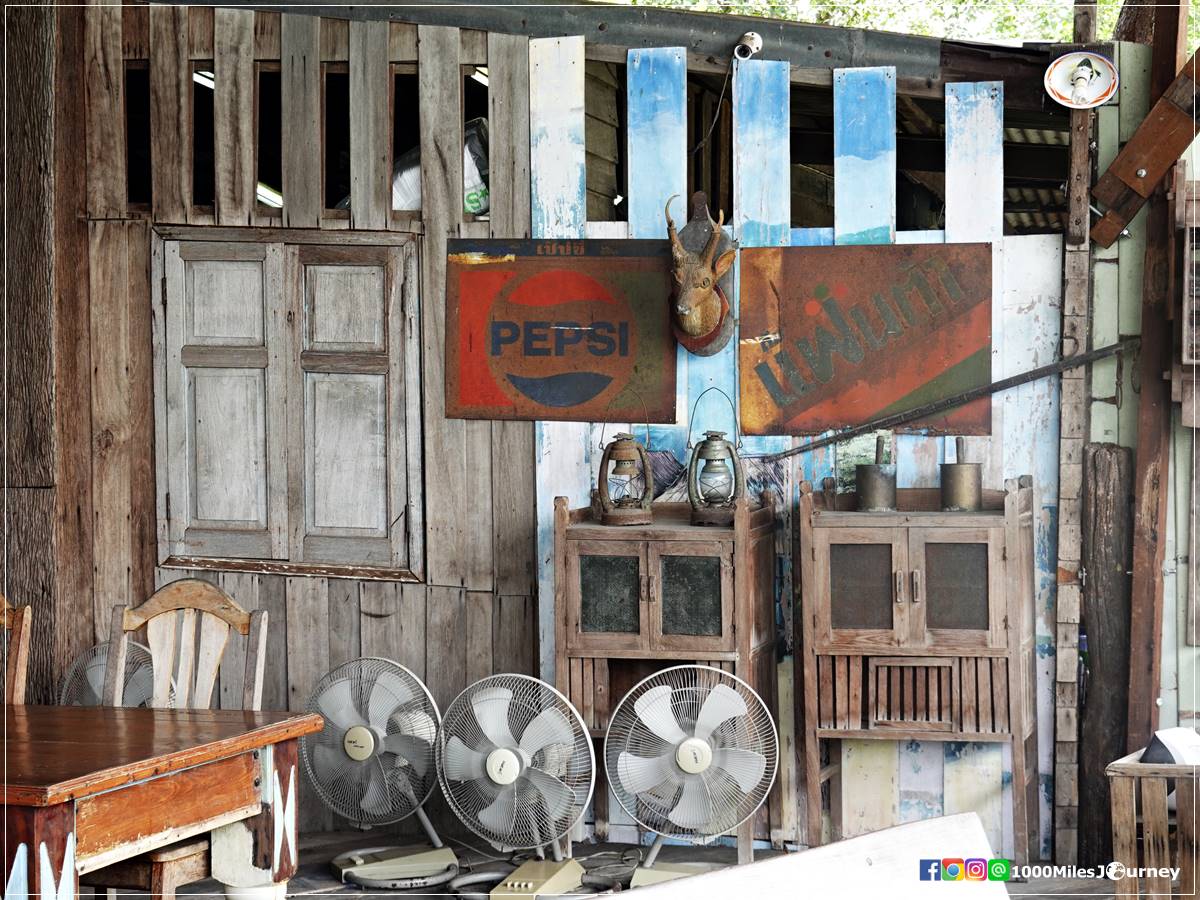 บ้านไม้ริมน้ำ แปดริ้ว
